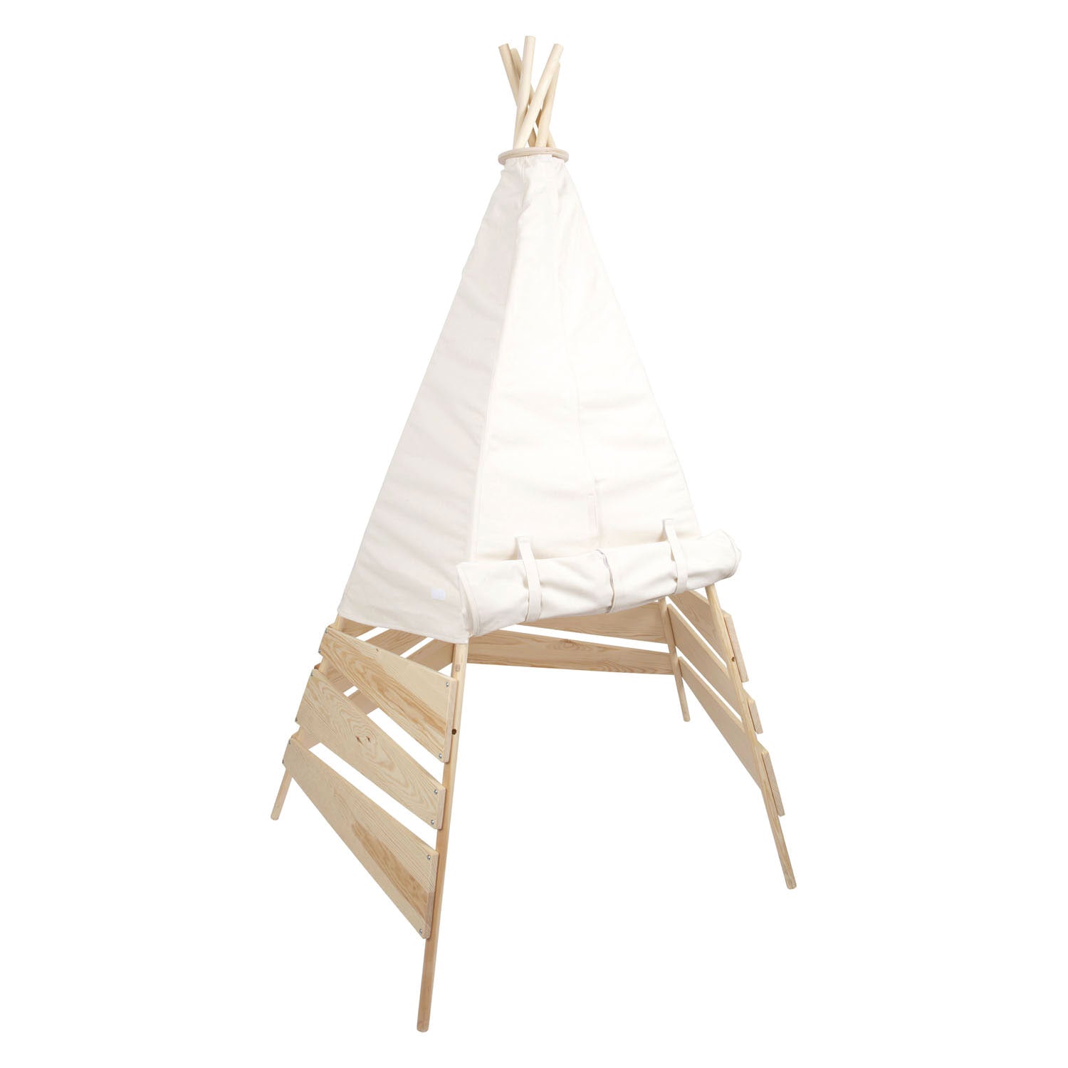 Small foot - houten tipi tent buiten