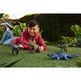 Jurassic world movie gigantic action eotriceratops