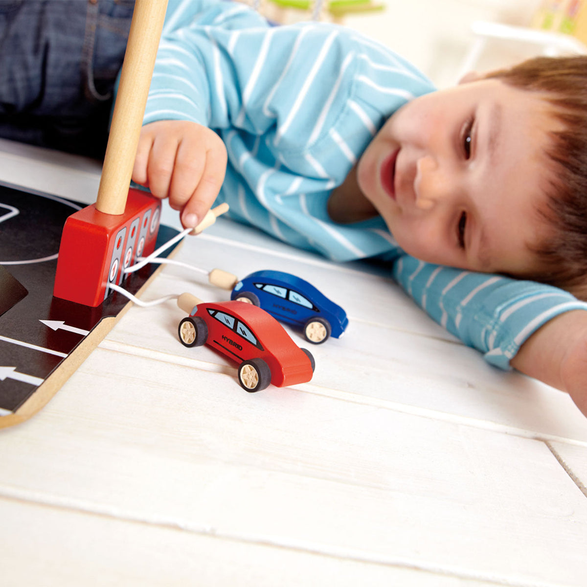 Hape park go garage - speelgoed parkeergarage met lift, helikopter en auto's, 3 jaar+