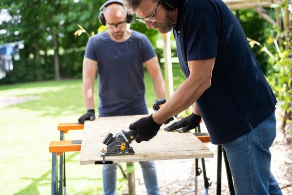 Mini scie circulaire à main à batterie 89mm (Maxxpack 18V).