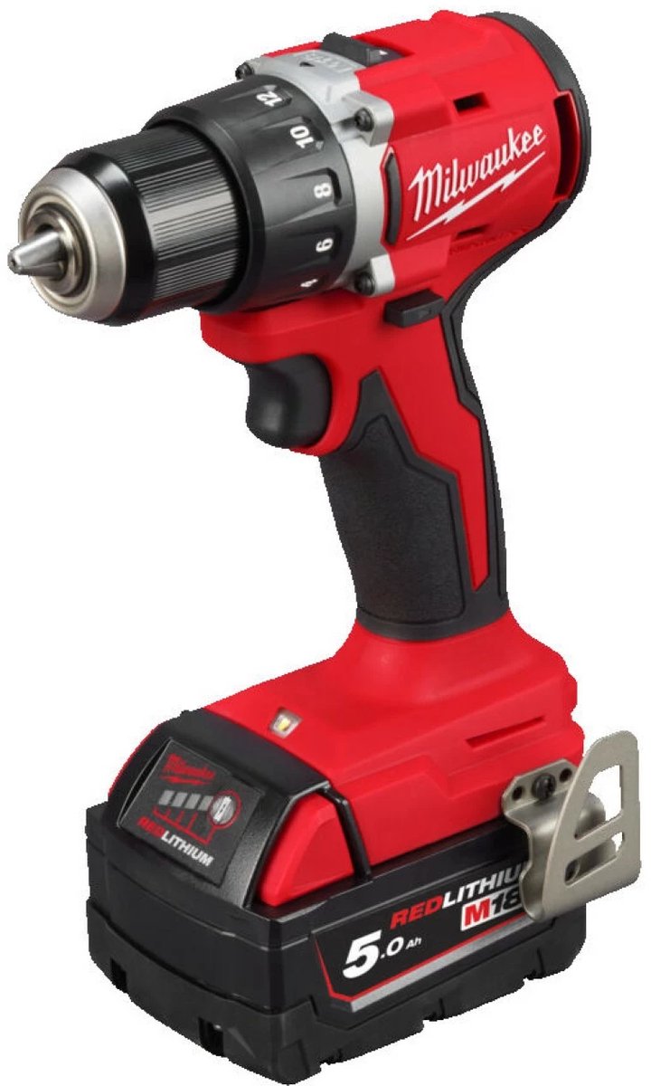 Milwaukee m18 blddrc-502c accu boor- schroefmachine + 2x 18v 5.0 accu + oplader in koffer