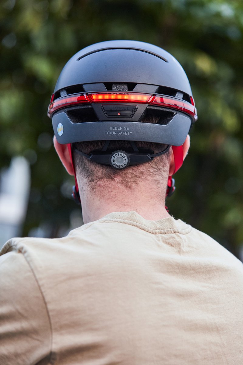 Livall bh51m nso ii black l size slimme bluetooth-fietshelm met luidsprekers en ingebouwde microfoon, ce- en cpsc-gecertificeerd, fietshelm met slimme richtingaanwijzers en valdetectie, fietshelm met vizier voor volwassenen (heren en dames)