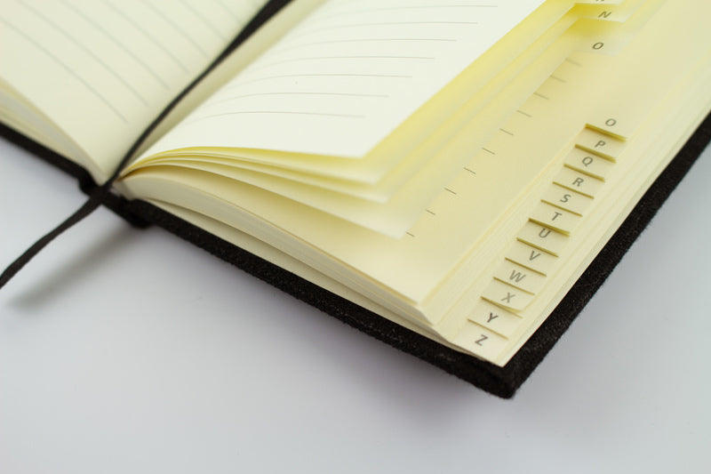 Kangaro k-5106 alfabetboek a6 az linnen harde kaft zwart, 208 pagina's, leeslint, elastiek
