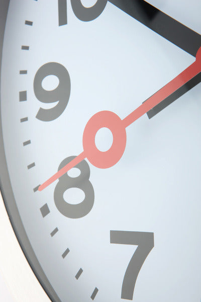 Nextime ne-3999ar wandklok dia. 35 cm, geborsteld aluminium, #039;station #039;