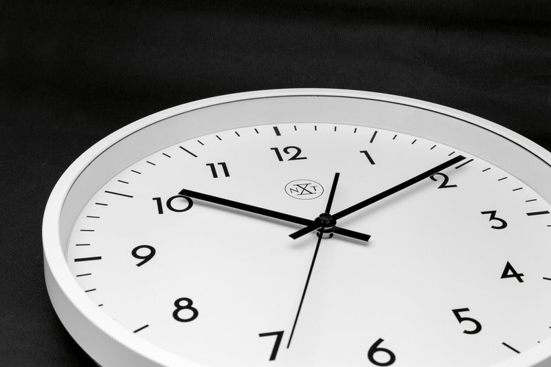 Nextime nx-7320 wandklok nxt diameter 30cm kunststof wit, witte wijzerplaat