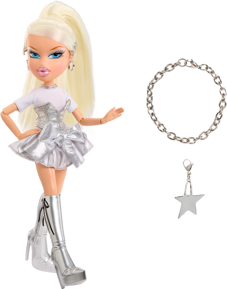 Bratz mga charmz modepop cloe met bedelarmband en accessoires.