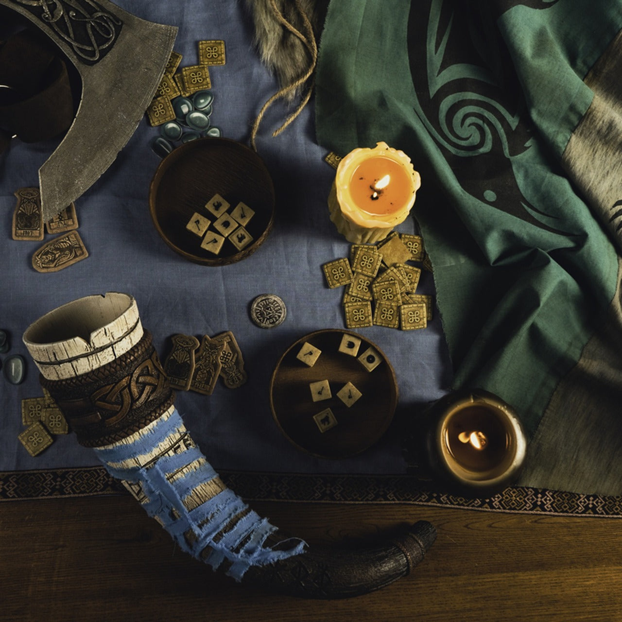 Asmodee Assassin’s Creed Valhalla! Orlog Dice Game