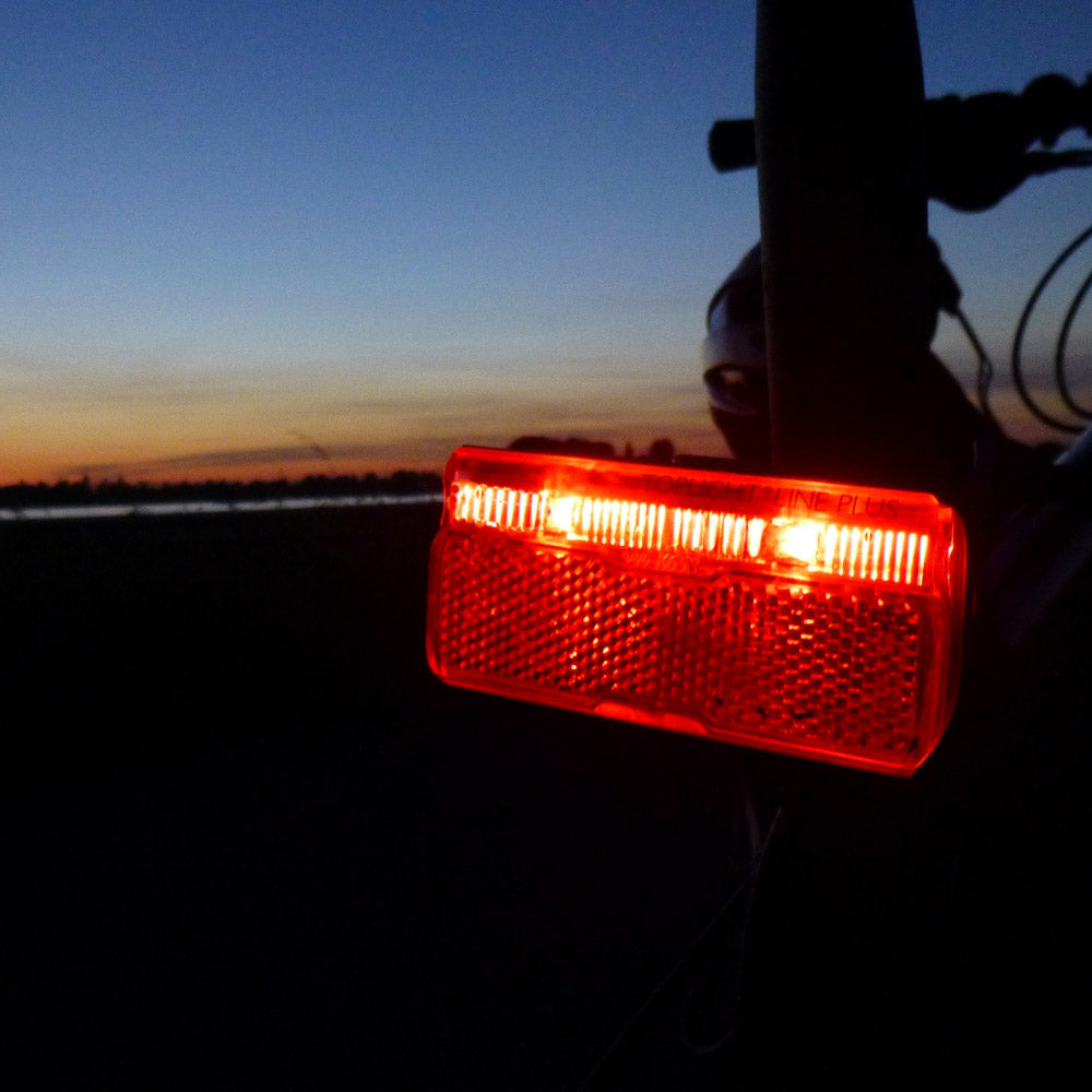 Schwalbe busch müller rem achterlicht toplight lijn plus dynamo 50mm