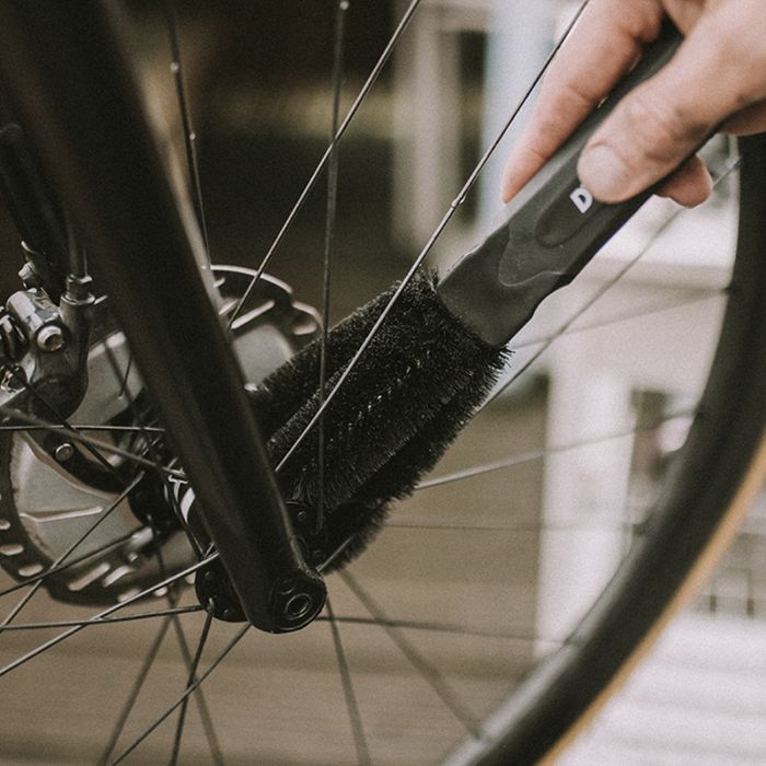 Dynamic wheel and component brush