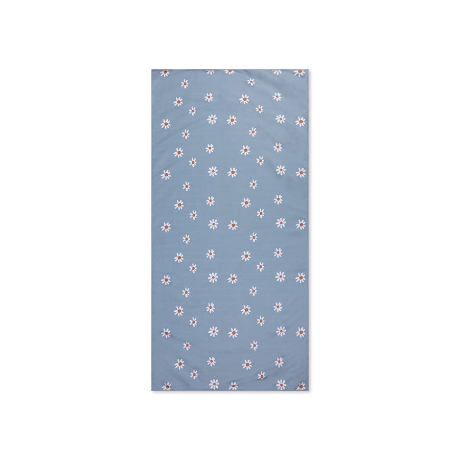 Madeliefjebloem | blauwe microveze handdoek 135 x 65 cm