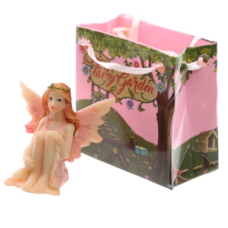 Bloemenfee tuinfee in een mini cadeautasje