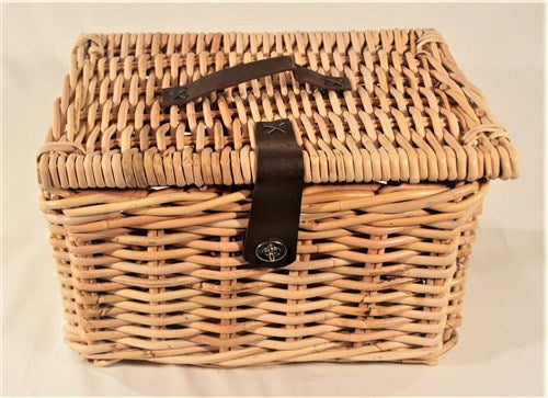 Wicker trunk basket with lid, natural