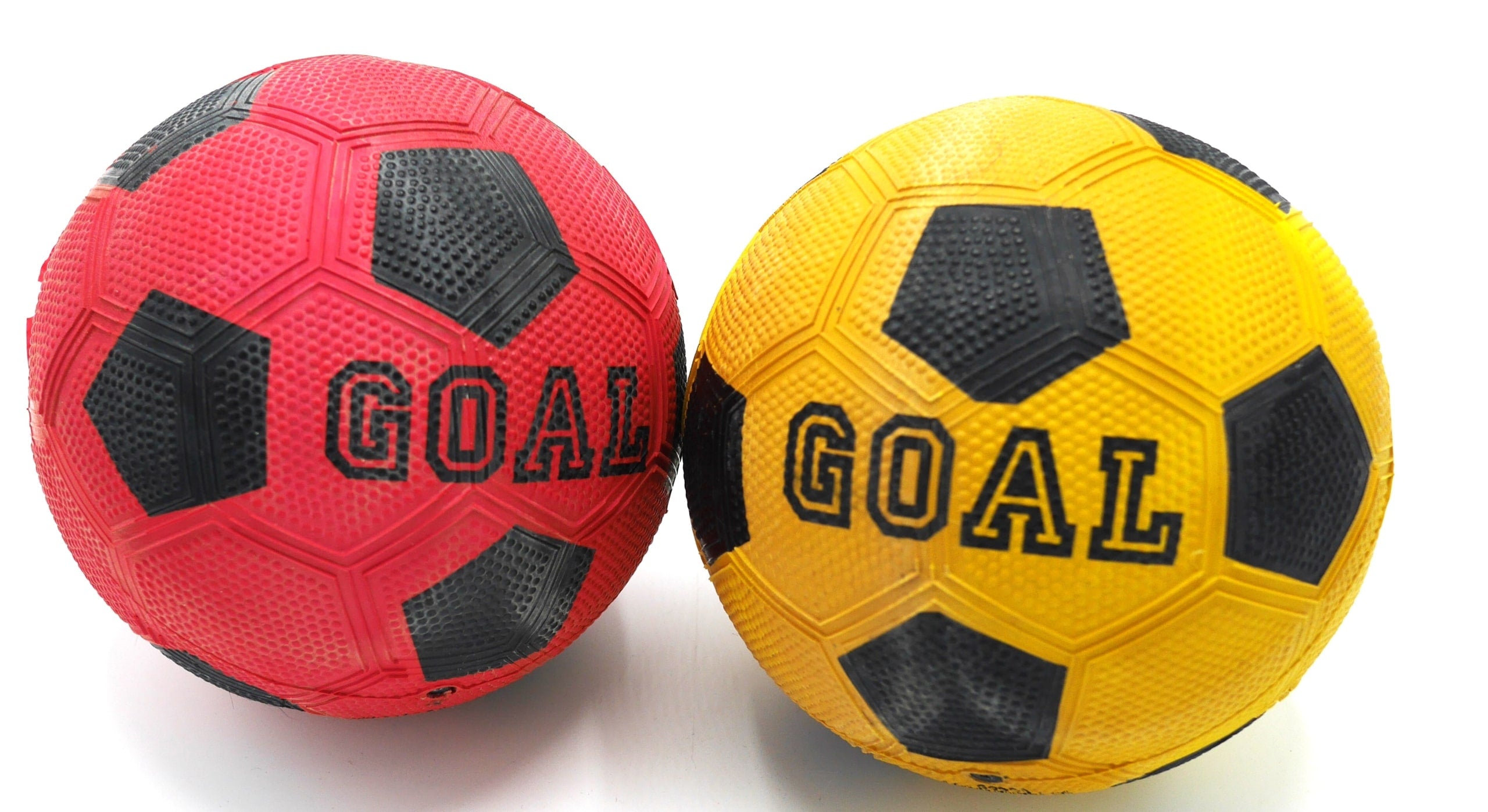 Van der doelen rubber bal rood of geel, 15 cm doorsnee