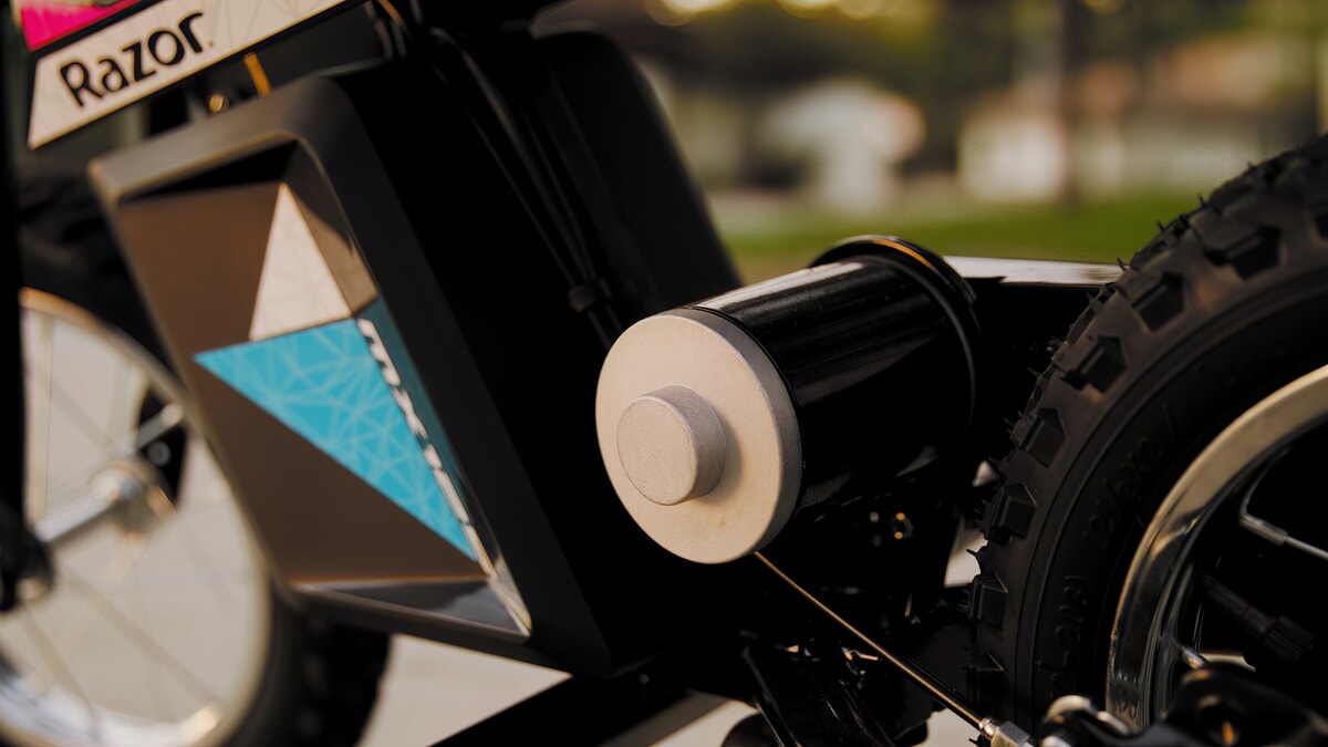 Step elek. dirt rocket mx125 - black + decal kit  (lithium) razor (15173802)