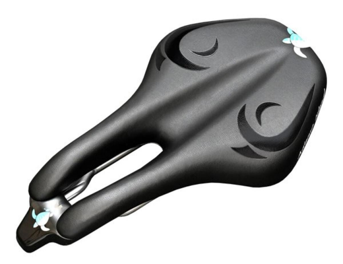 Adamo eiland zadelrif, race