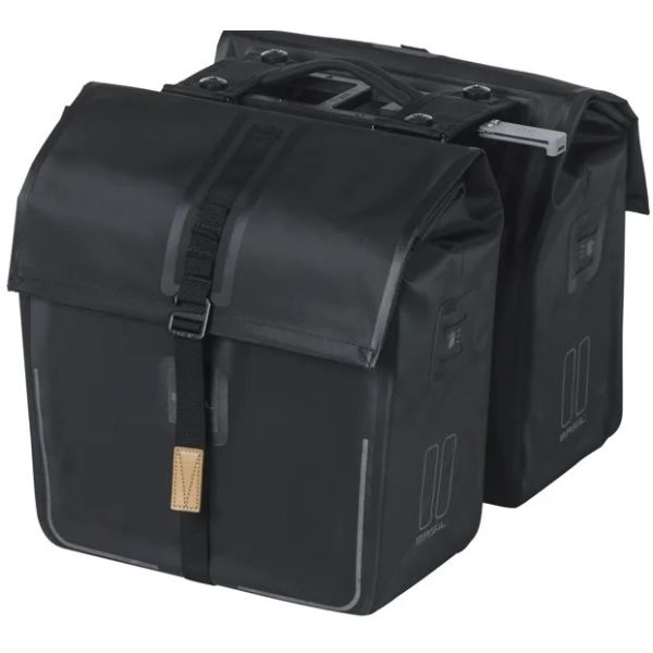 Basil dubbele fietstas urban dry mik 50 liter 16 x 31 x 32 cm (2x) - mat zwart
