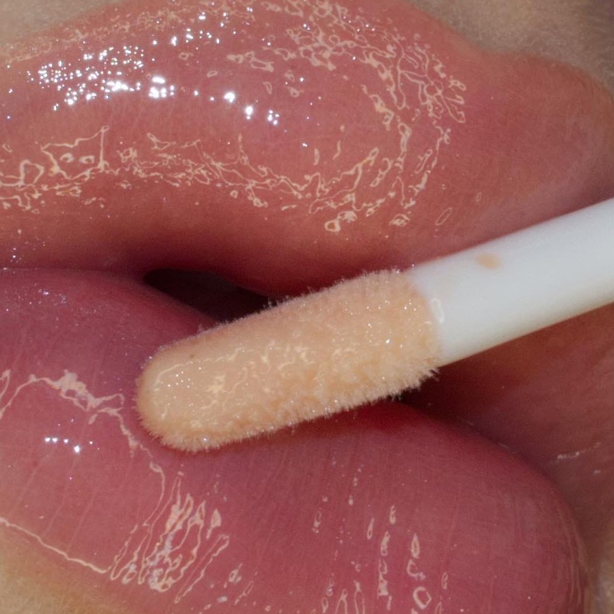 Claresa volumizing lipgloss chill out 11 uit voorraad 5ml