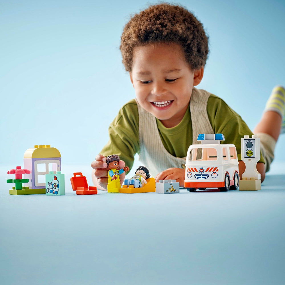 Lego Duplo Town 10447 ambulance met chauffeur