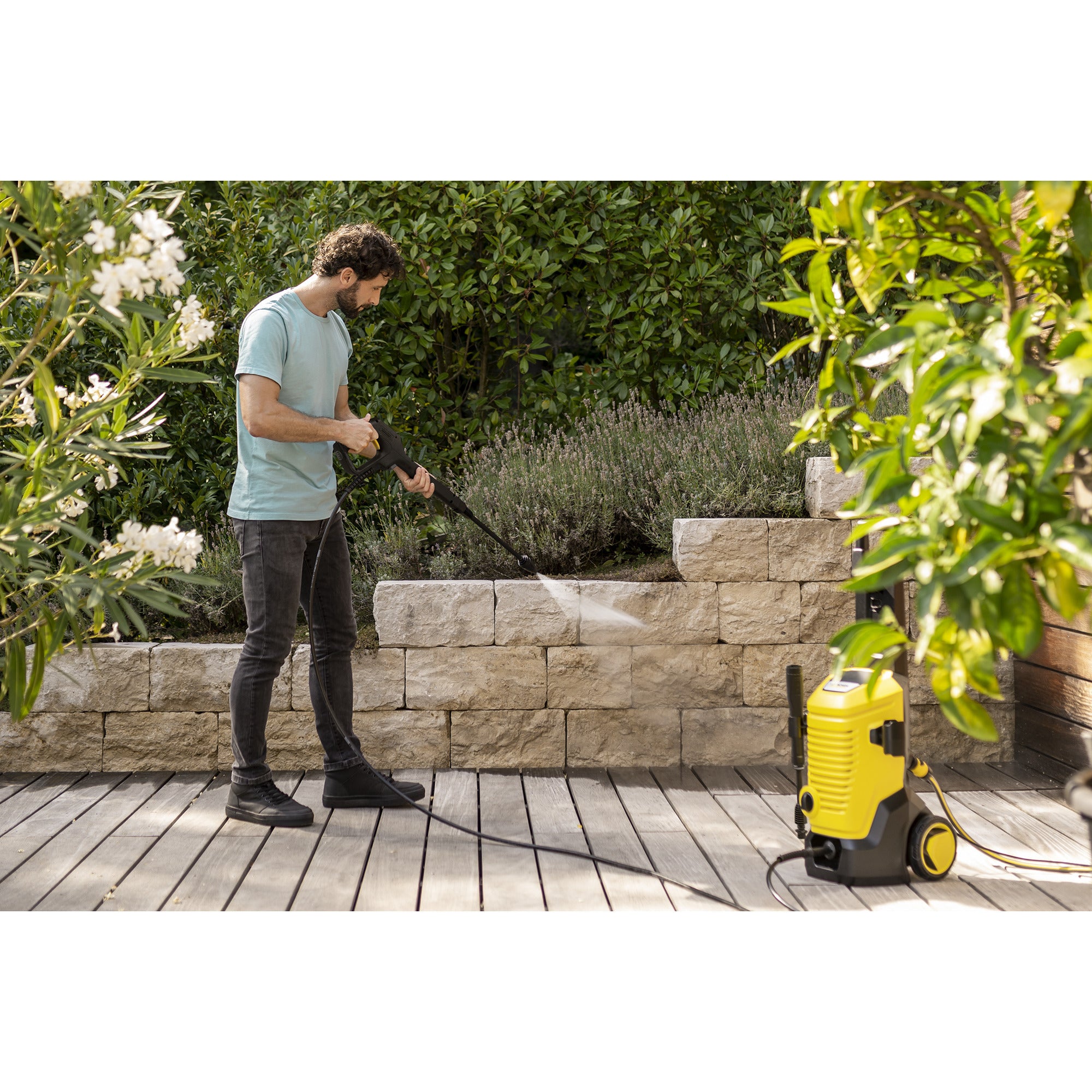 Kärcher k 5 wcm premium home hogedrukreiniger (geel zwart, met vuilfrees, slanghaspel en oppervlaktereiniger)