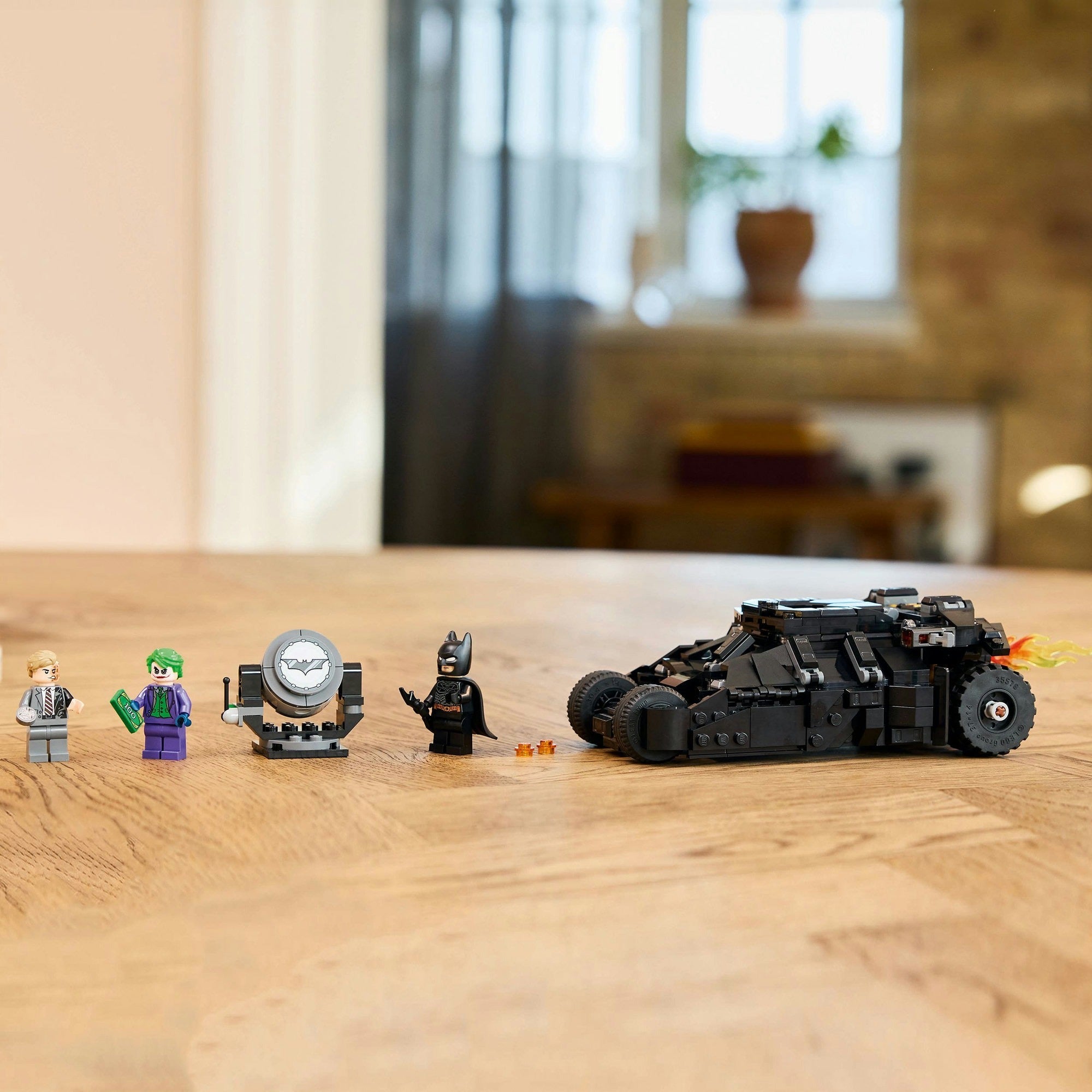 Lego dc 76303 batman tumbler vs. two-face en de joker