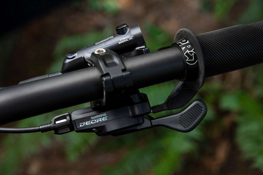 Shifter droit 12 vitesses Shimano Deore VTT SL-M6100 avec affichage