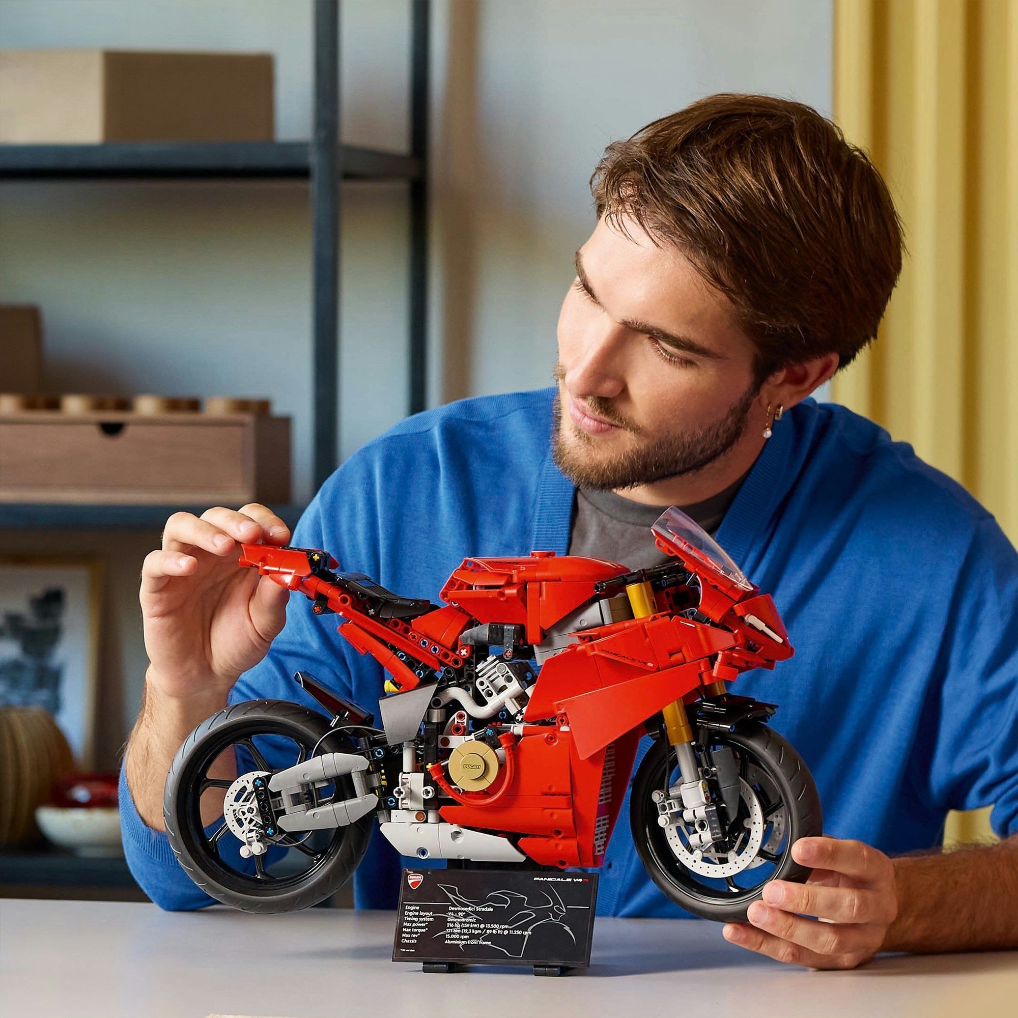 Lego technic 42202 ducati panigale v4 motor