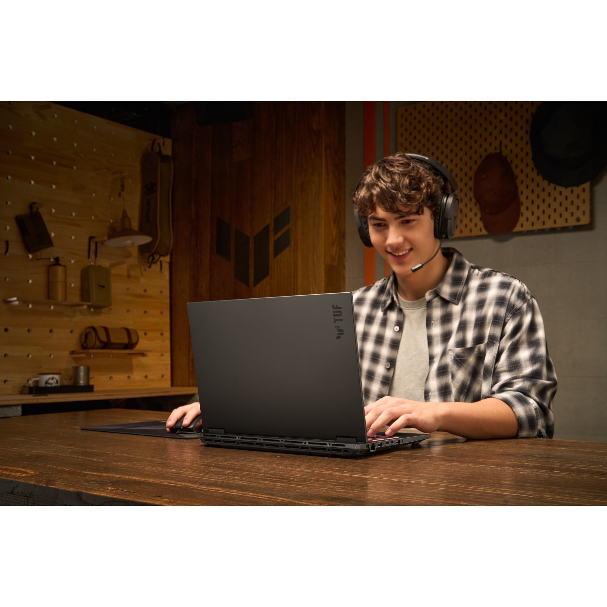 Asus tuf gaming a16 fa608um-rv231w 16 gaming laptop (zwart grijs | r7 260 | rtx 5060 | 16 gb | 512 gb ssd)