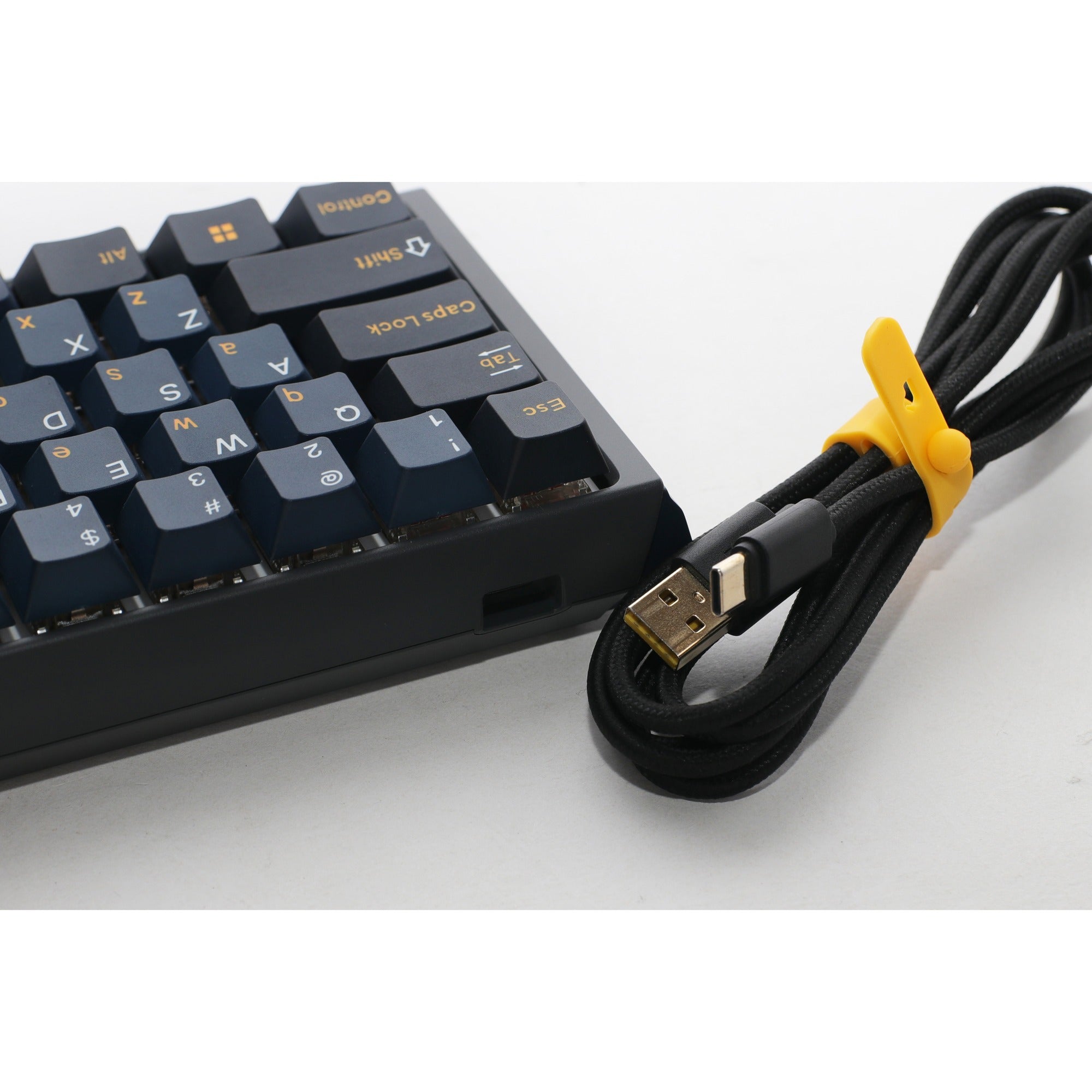 Ducky one 3 pro mini, gaming toetsenbord (zwart, us lay-out, cherry mx2a blue, rgb led, double-shot pbt, quack mechanics, 60%, hot swap)
