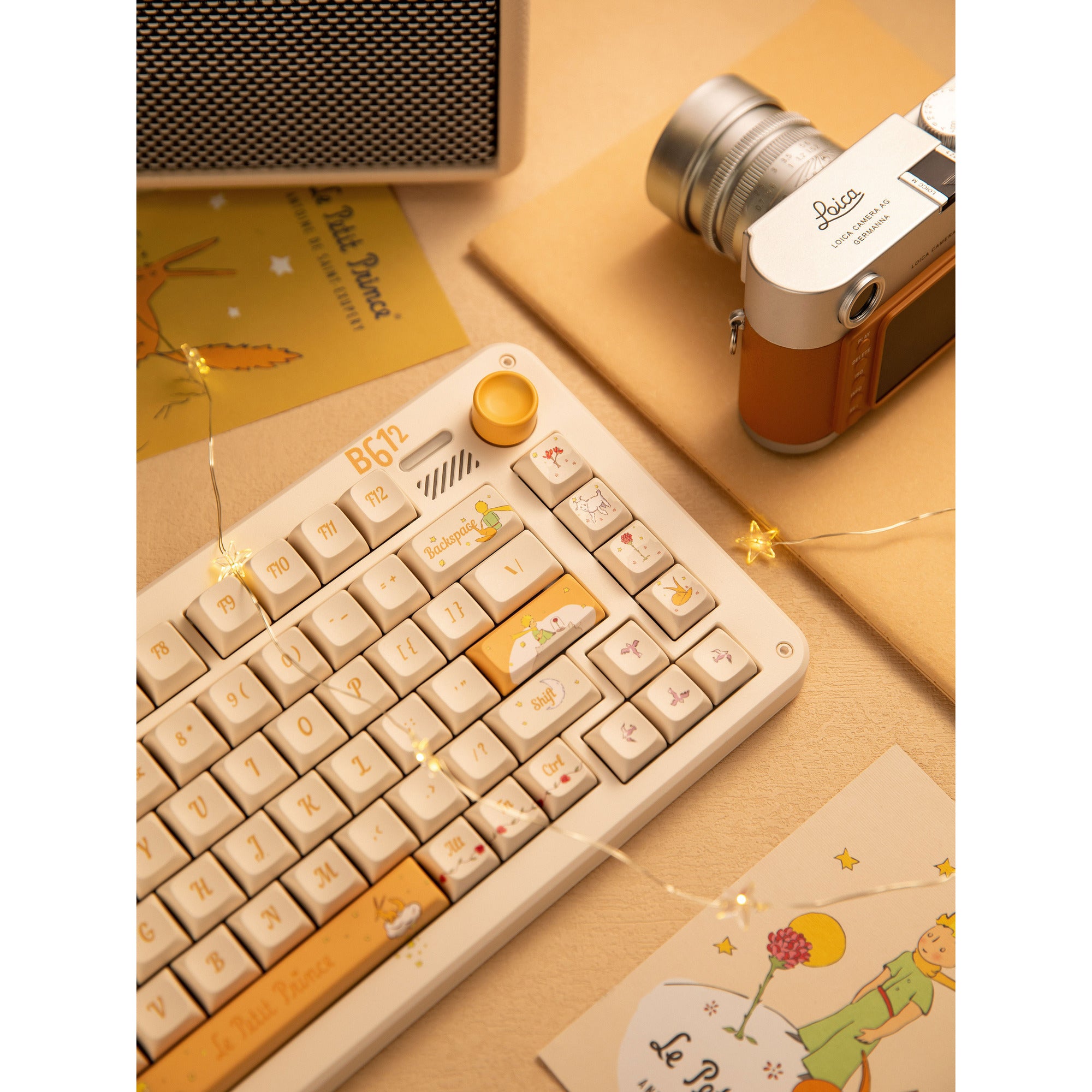 Iqunix zx75 sunset ponder wireless mechanical keyboard, gaming toetsenbord (lichtgeel, us lay-out, gateron red, rgb leds, 75%, hot-swappable, double-shot pbt, 2.4ghz | bluetooth 5.1 | usb-c)