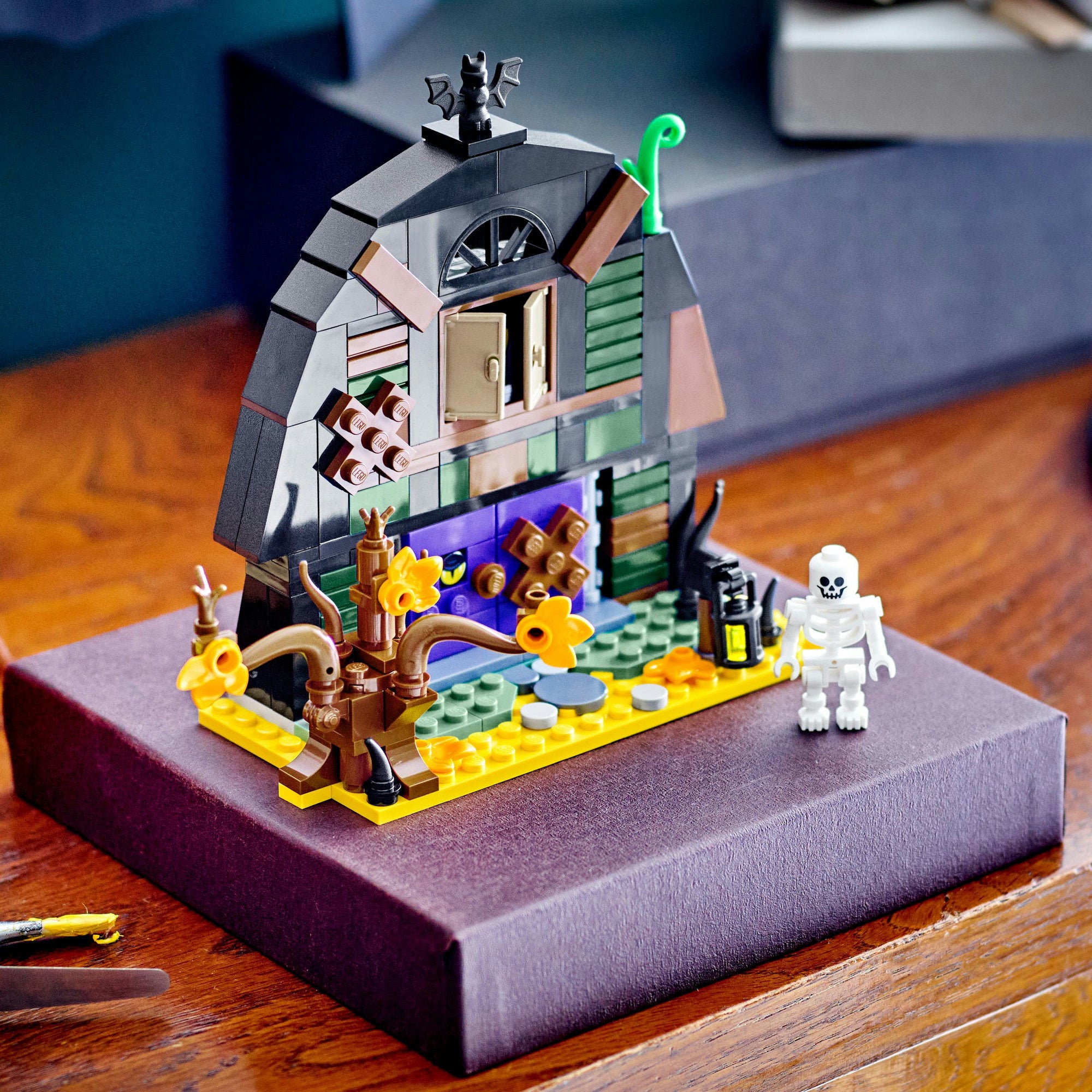 Lego iconic - halloweenschuur constructiespeelgoed (40721)