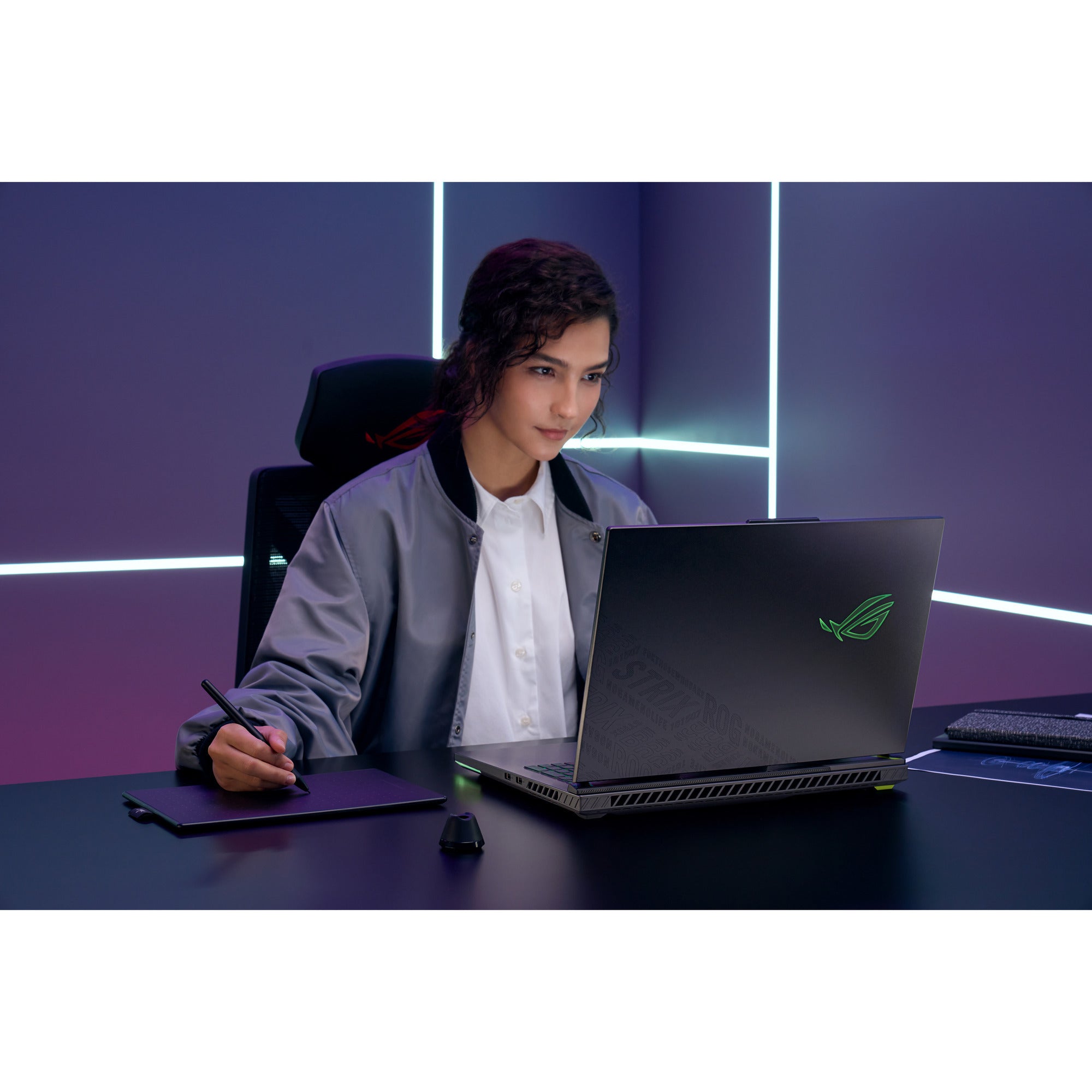 Asus rog strix g18 g814pp-s8075w 18 gaming laptop (grijs | r9 8940hx | rtx 5070 | 32 gb | 1 tb ssd)