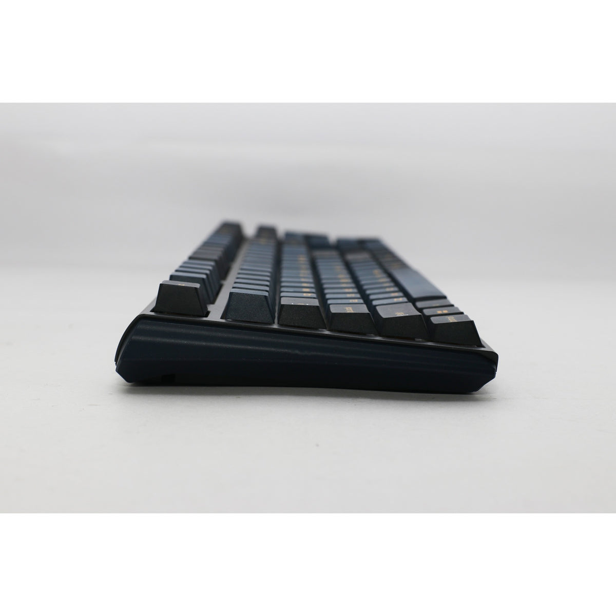 Ducky one 3 pro, gaming toetsenbord (zwart, us lay-out, cherry mx2a speed silver, rgb led, double-shot pbt, quack mechanics, hot swap)