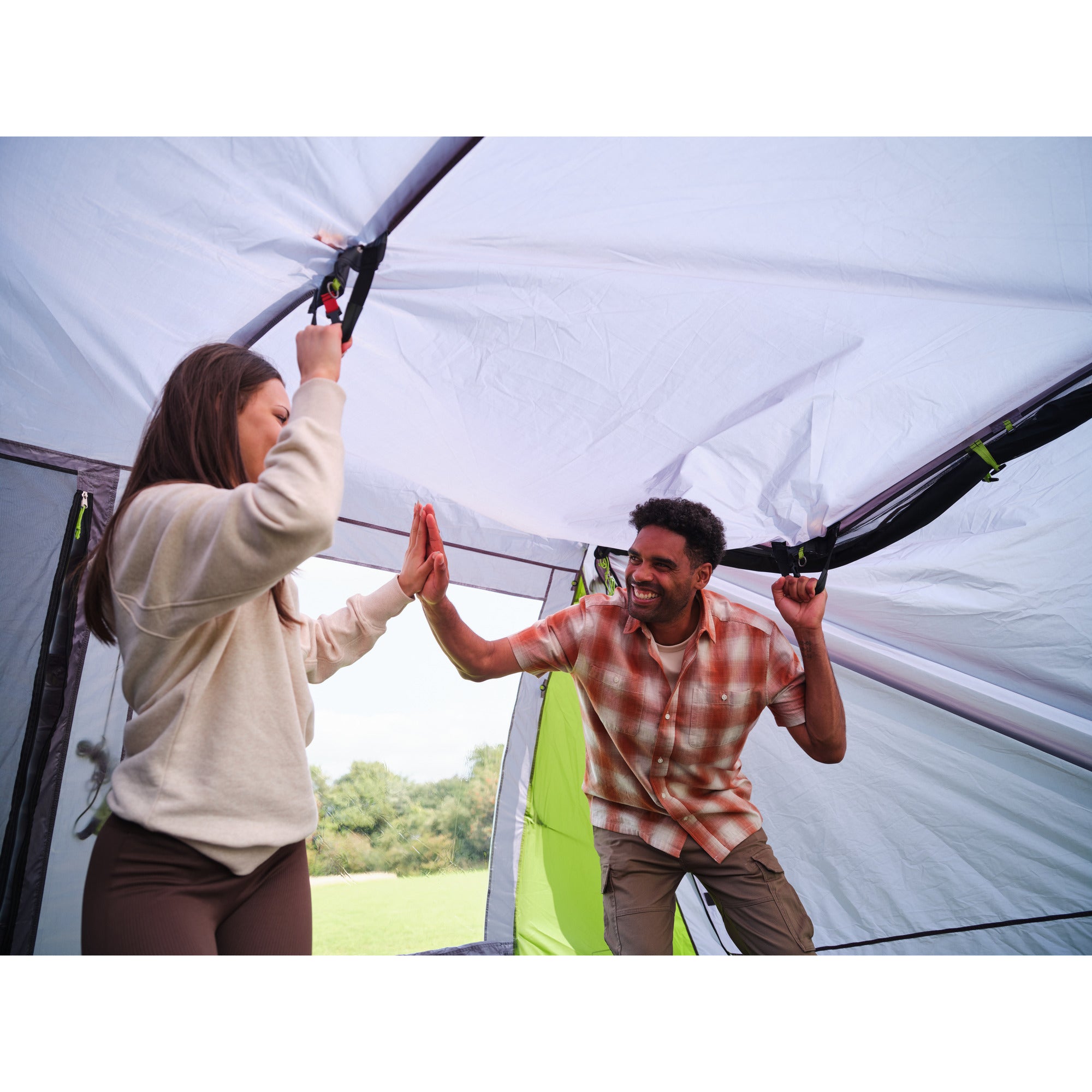 Coleman fastpitch victoria falls 4 blackout tent (groen grijs)