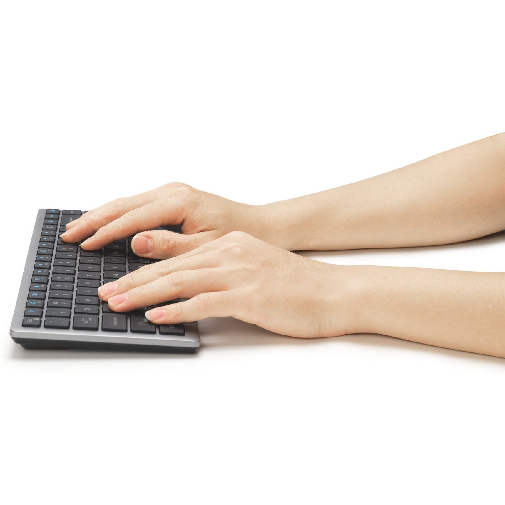 Kensington kb435 eq rechargeable multi-device compact keyboard (grijs, us-international lay-out (qwerty), scissor switches, 80% (tkl), usb, 2,4 ghz, bluetooth 5.4)