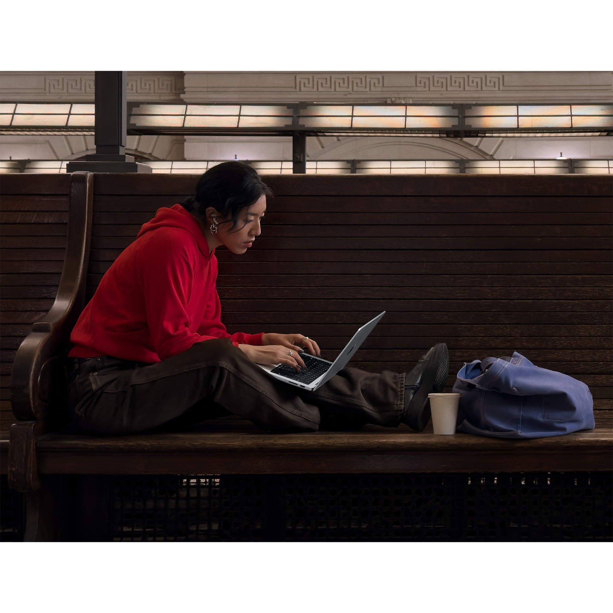 Apple macbook pro 2023 14 (mr7j3n a) refurbished laptop (zilver | m3 8 core | 10‑core gpu | 8gb ram | 512 gb ssd)