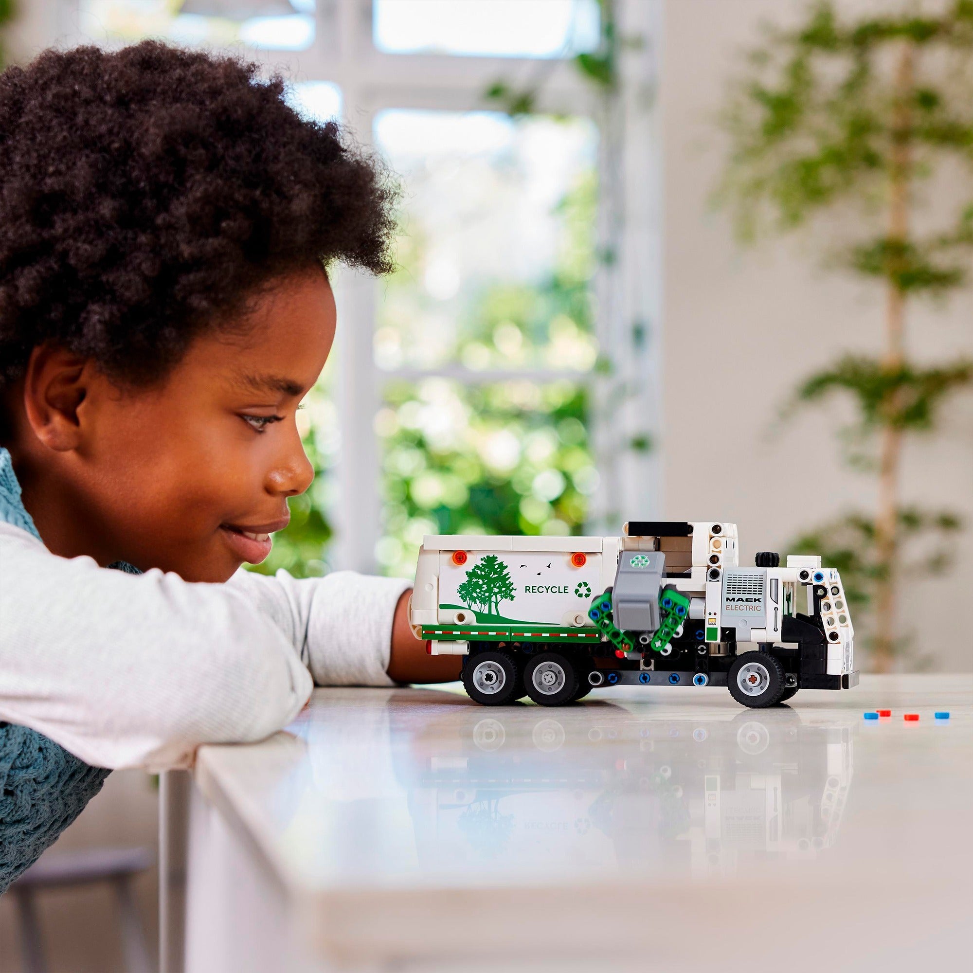 Lego LEGO Technic 42167 Mack Lr elektrische Vuilniswagen