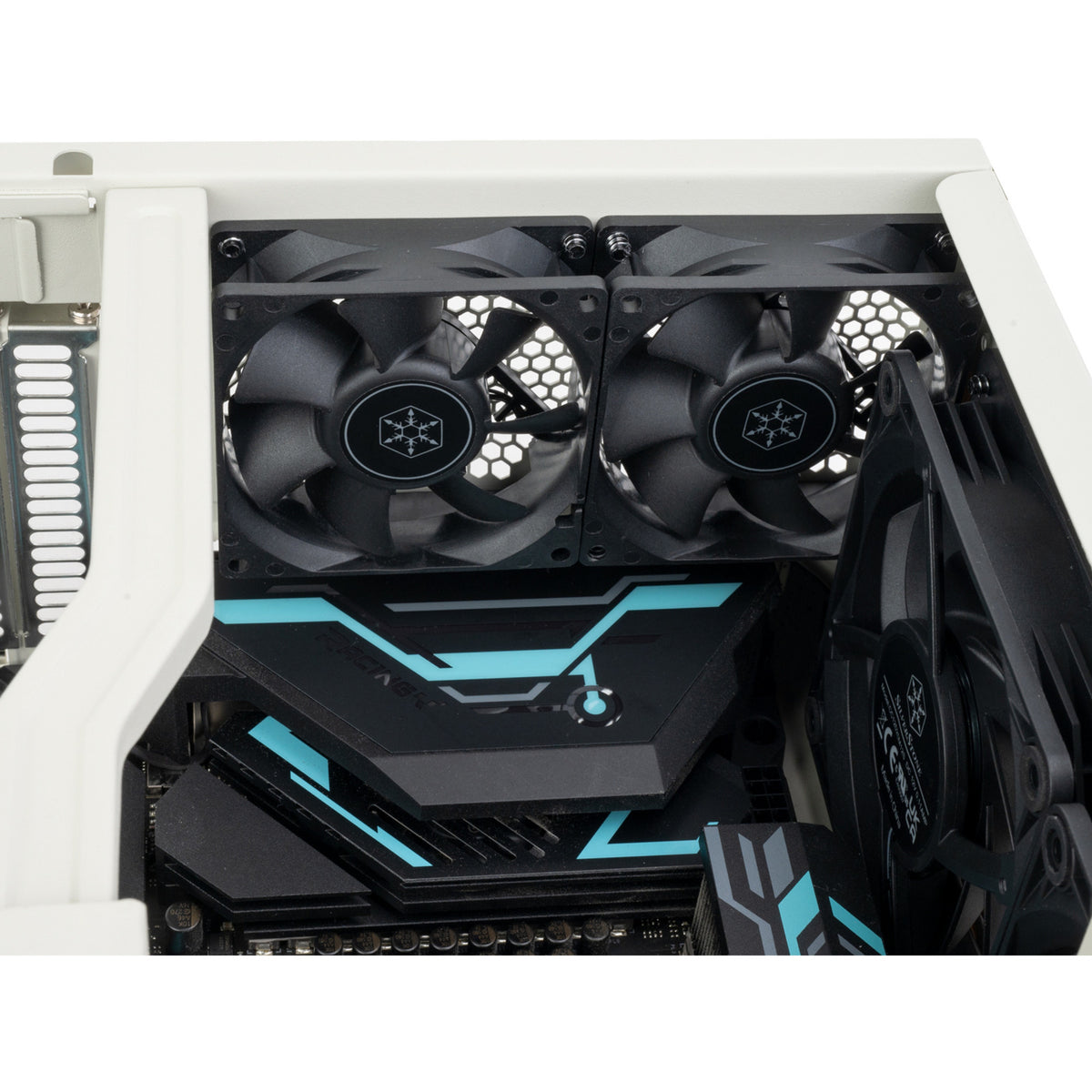 Silverstone flp01 htpc behuizing (crème | 2x usb-a | 1x usb-c)
