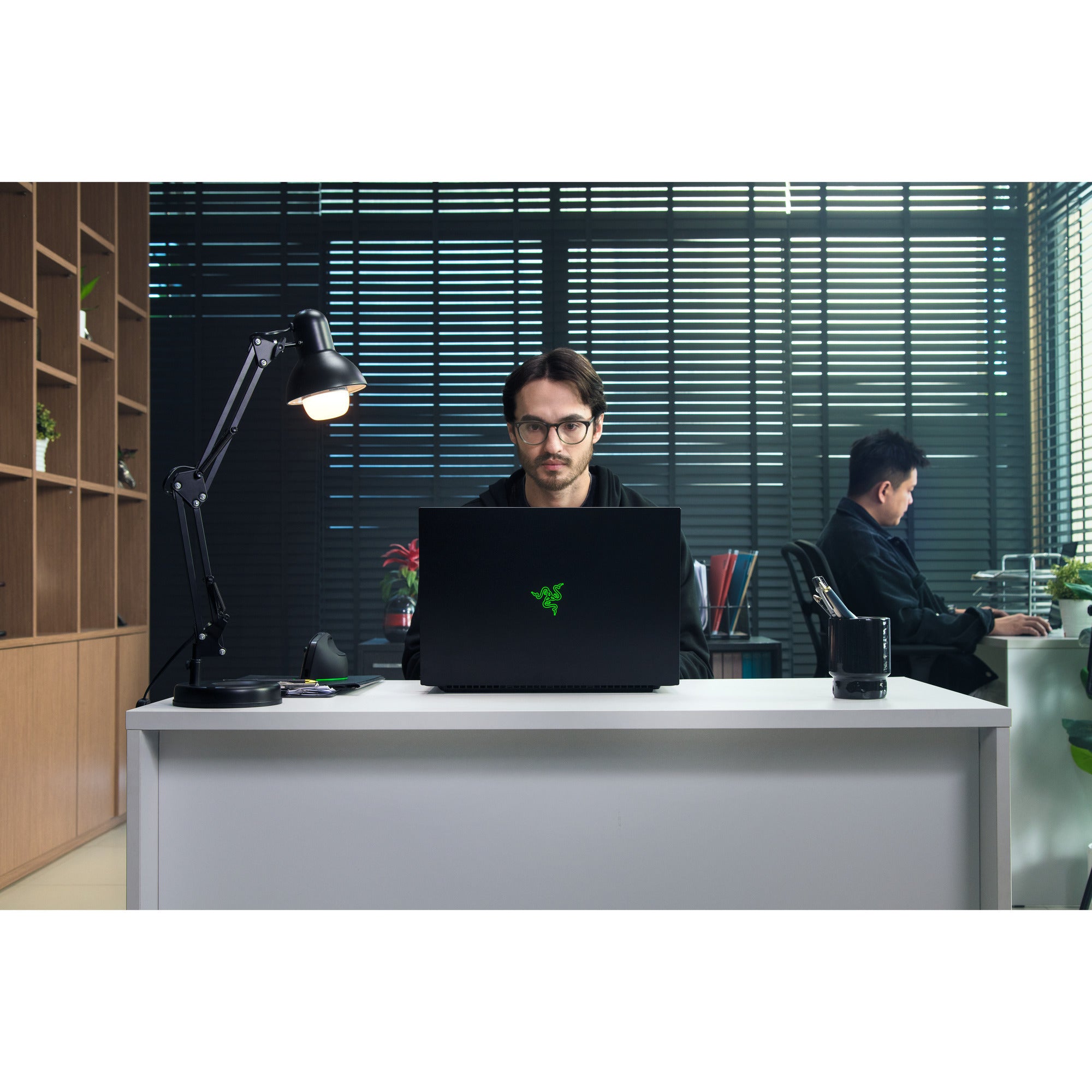 Razer blade 18 (2026) 18 gaming laptop (zwart | core ultra 9 290hx plus | rtx 5090 | 64 gb | 2 tb ssd)