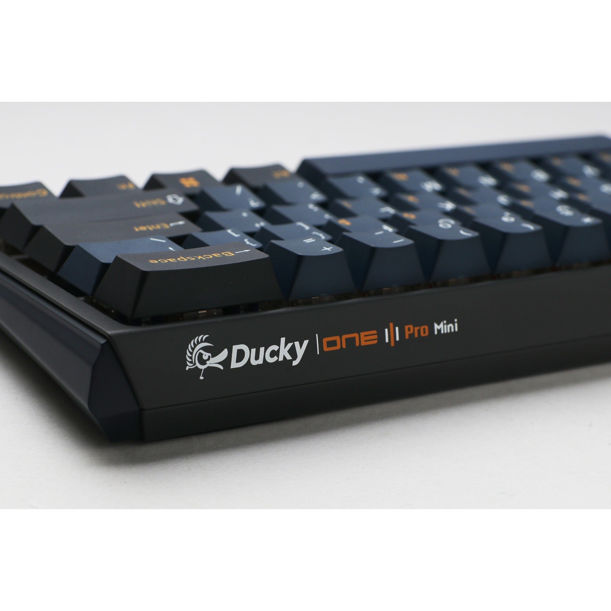 Ducky one 3 pro mini, gaming toetsenbord (zwart, us lay-out, cherry mx2a blue, rgb led, double-shot pbt, quack mechanics, 60%, hot swap)