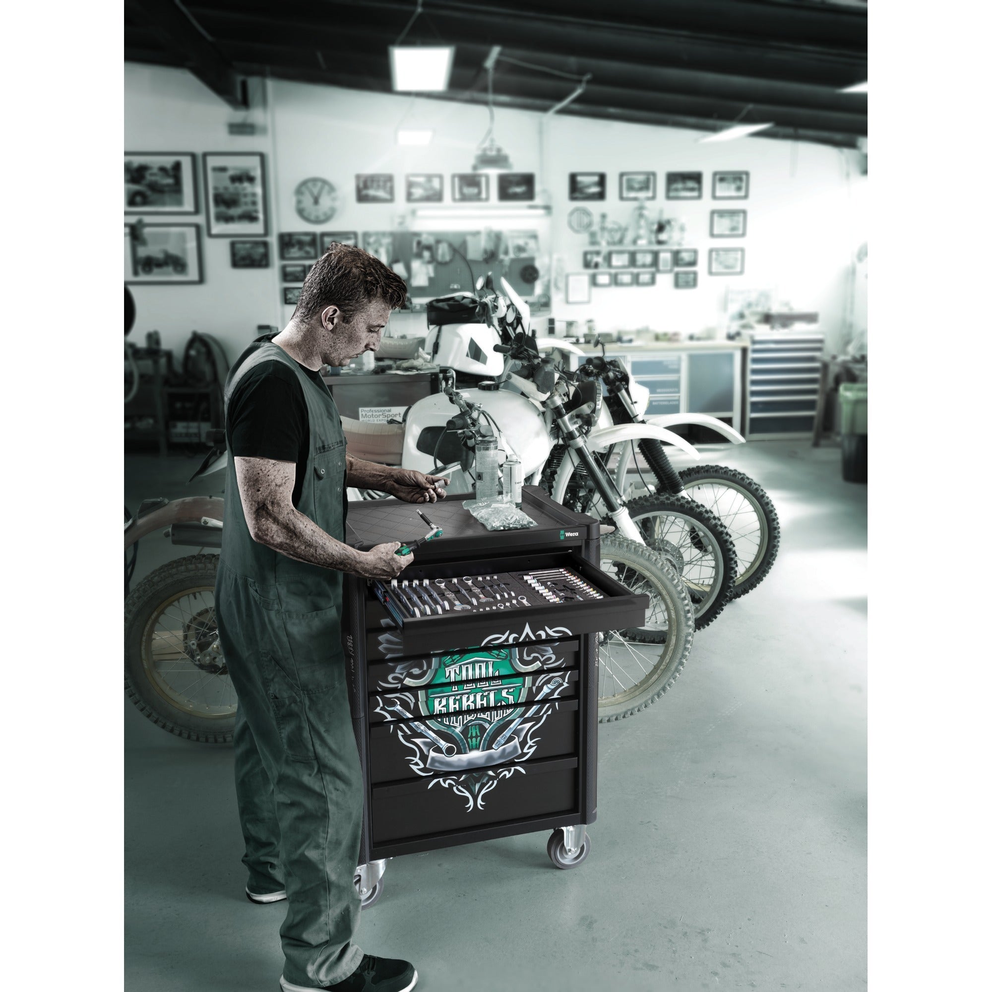 Wera 9700 tool rebel werkplaatswagen 1, 94-delig gereedschapswagen (zwart, incl. 4 schuimrubber inzetstukken met gereedschap)