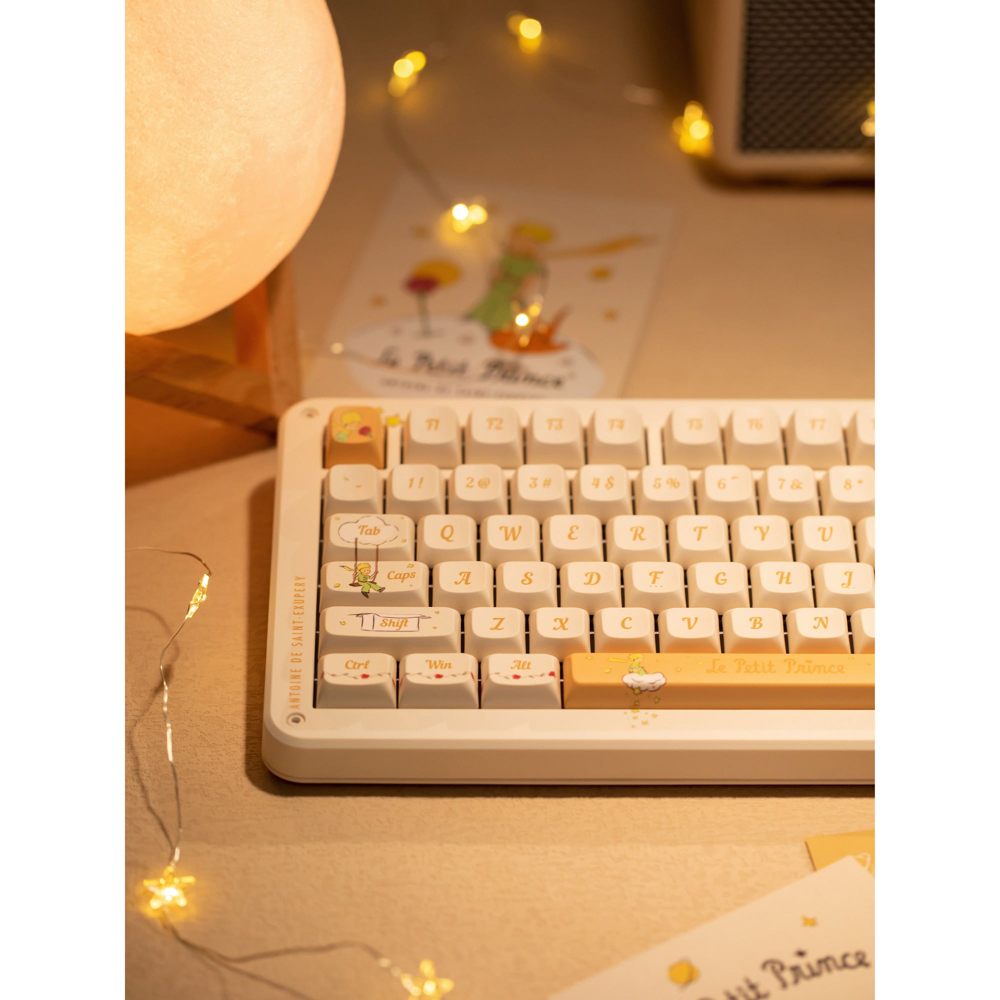 Iqunix zx75 sunset ponder wireless mechanical keyboard, gaming toetsenbord (lichtgeel, us lay-out, gateron red, rgb leds, 75%, hot-swappable, double-shot pbt, 2.4ghz | bluetooth 5.1 | usb-c)