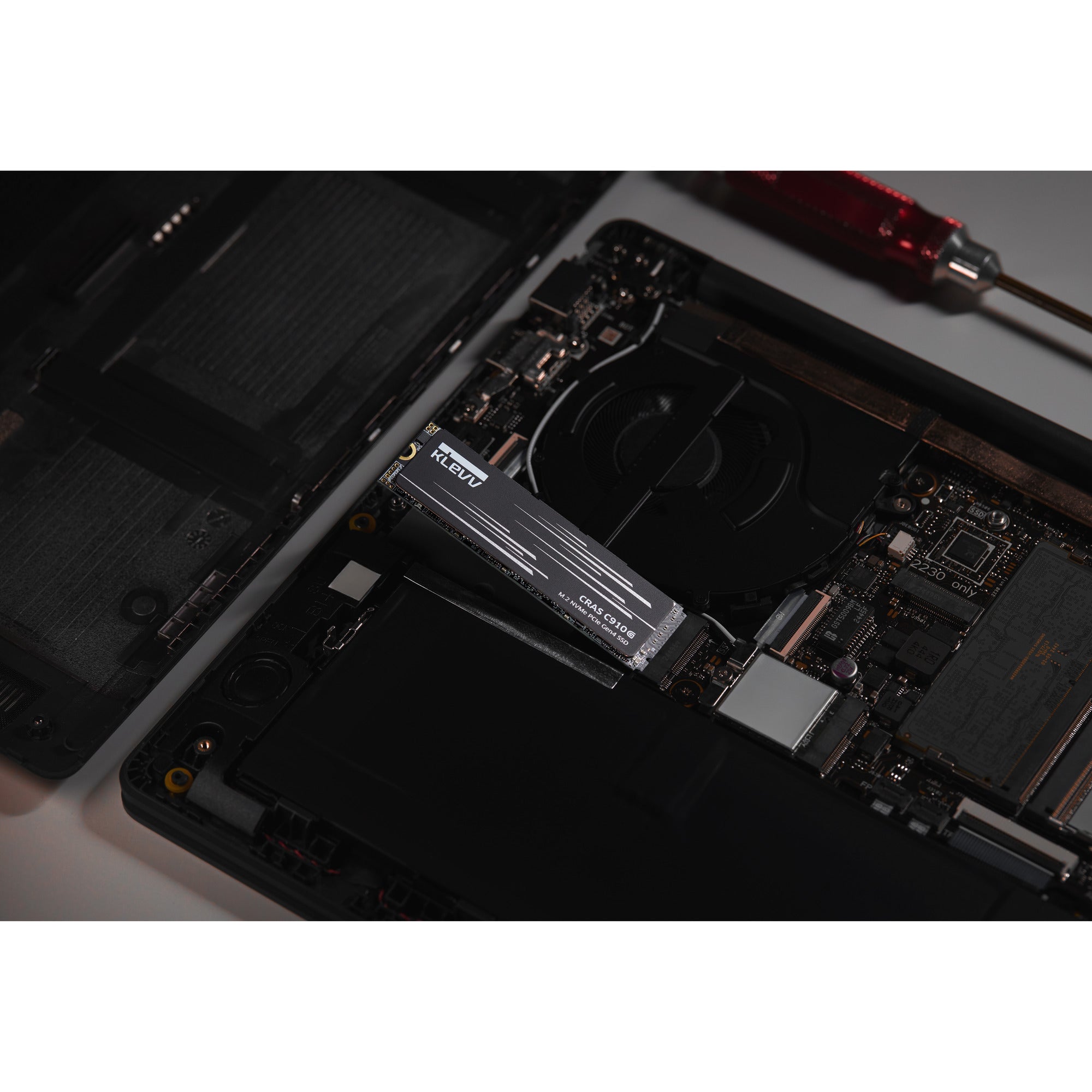 Klevv cras c910g 2 tb ssd (zwart, k02tbm2sp0-10g, pcie gen 4.0 x4, nvme 2.0)