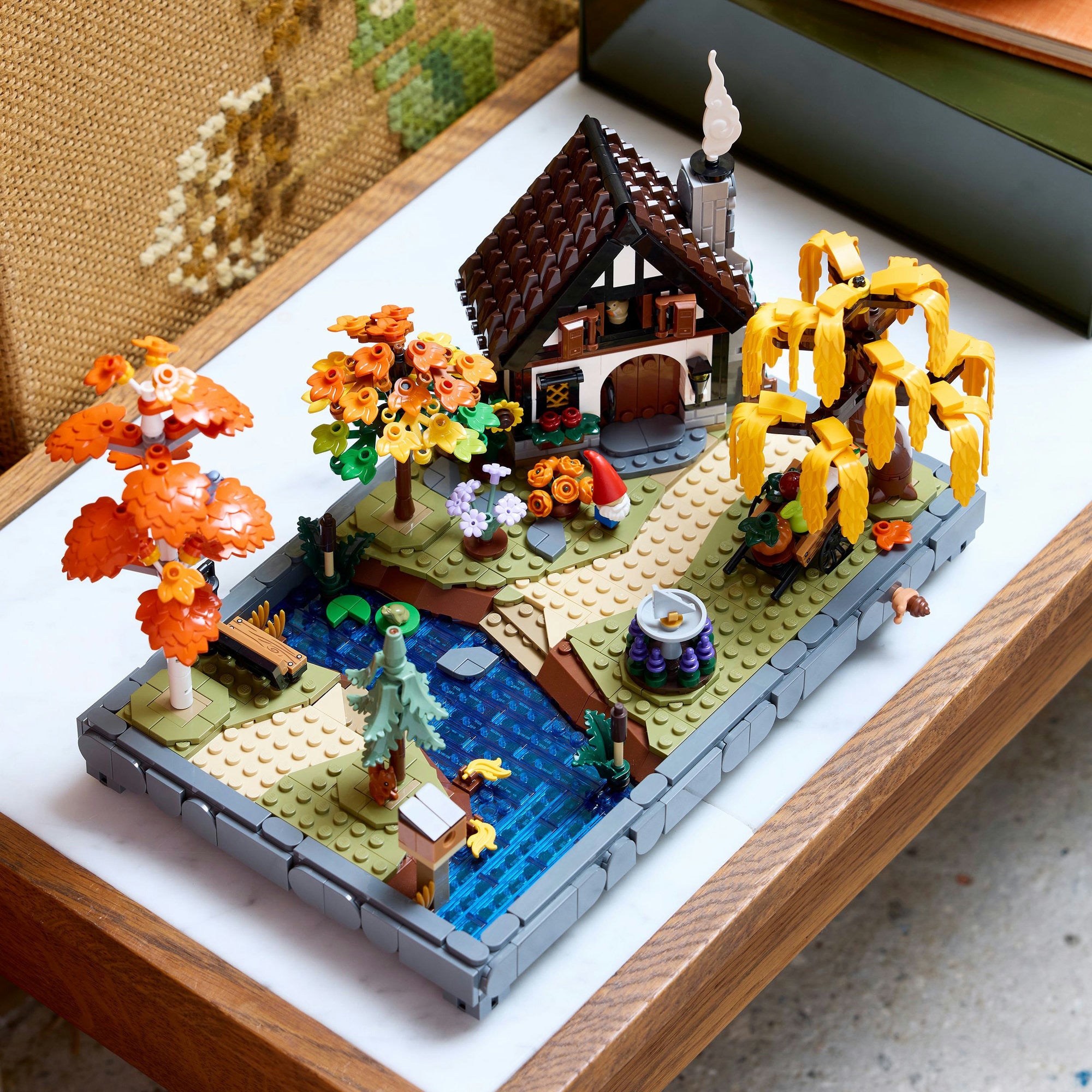 Lego icons - herfsttuin met cottage constructiespeelgoed (11372)