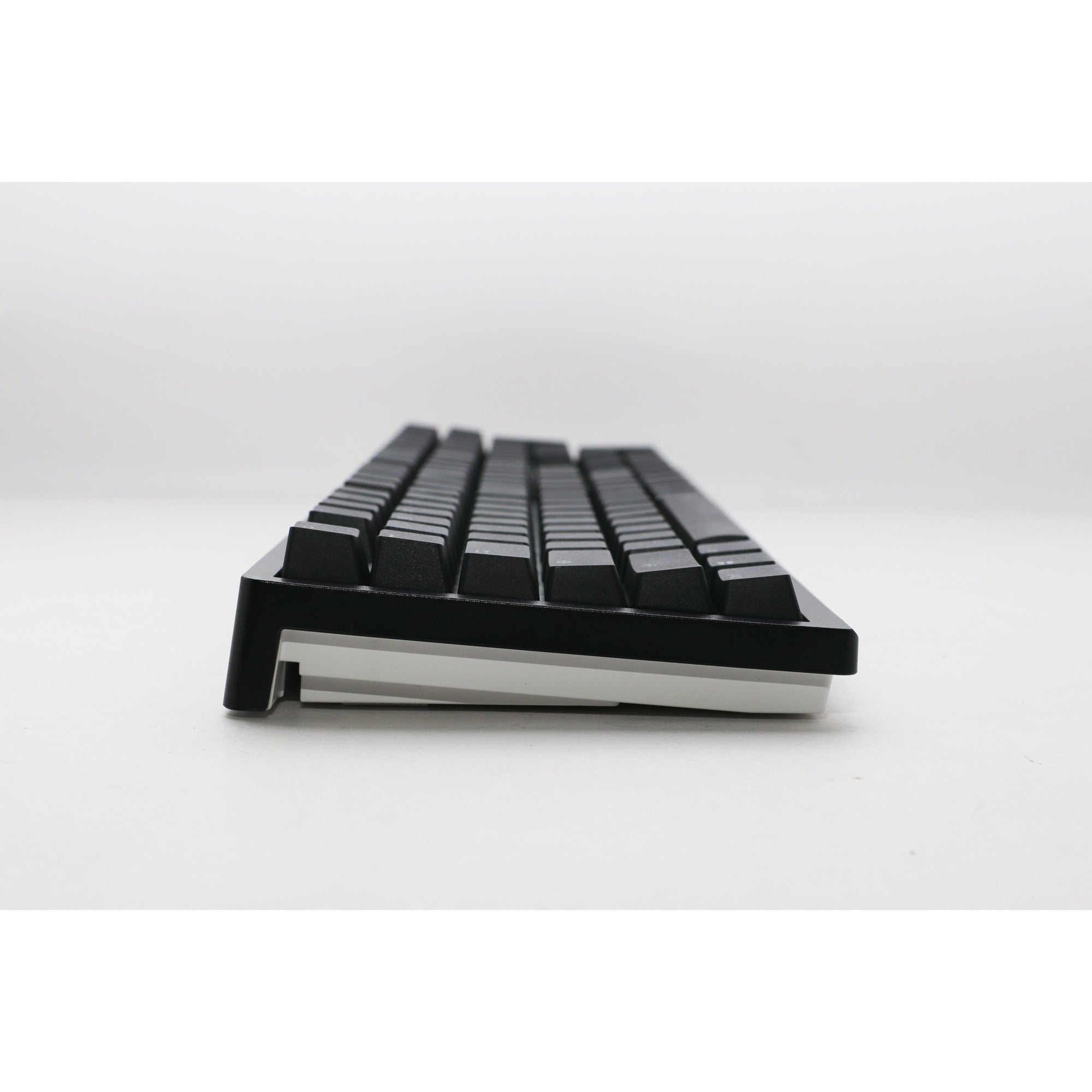 Ducky zero 6108 classic black, gaming toetsenbord (zwart wit, us lay-out, cherry mx2a speed silver, rgb leds, double-shot pbt, hot swap, 2.4ghz | bluetooth | usb-c)