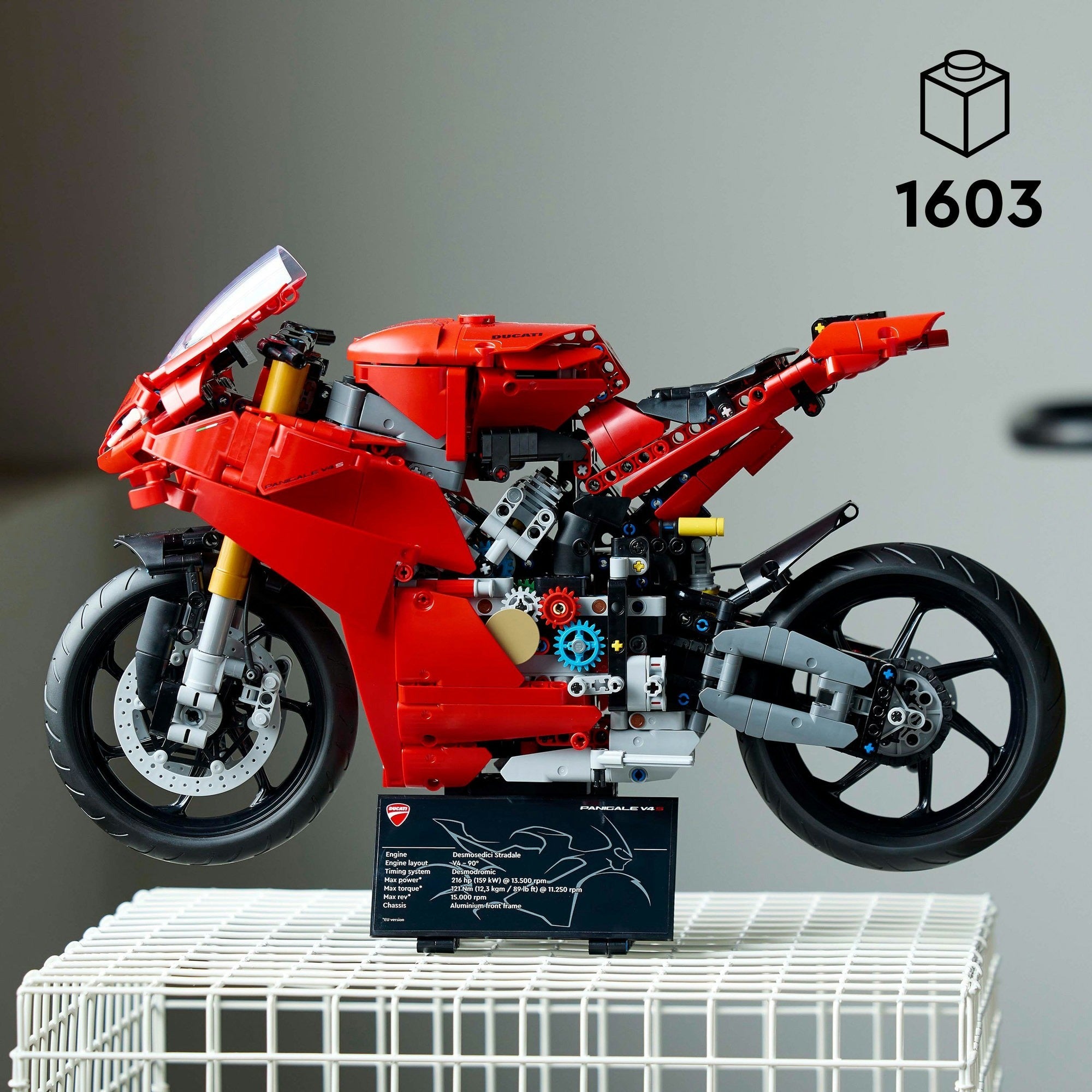 Lego technic 42202 ducati panigale v4 motor