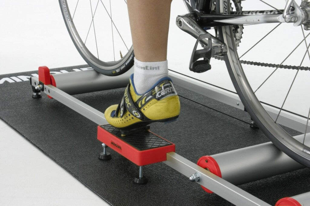 Minoura MoZ rollerbank 950-1090mm m stap en guard