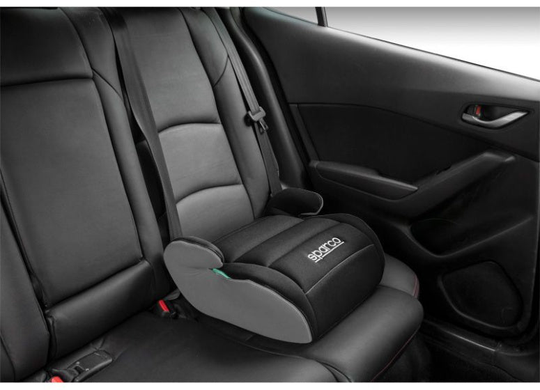 F100KI zitverhoger i-Size 125-150 cm zwart grijs